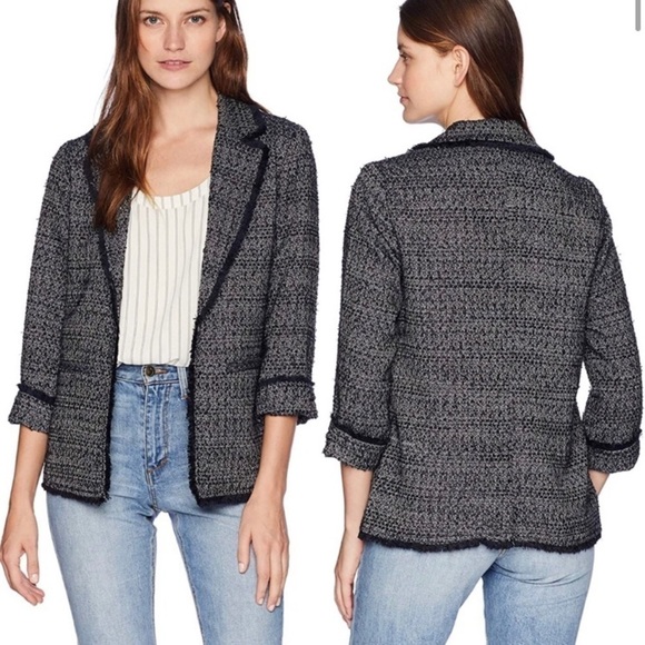 Cupcakes and Cashmere Gregory Tweed Blazer - Picture 1 of 9